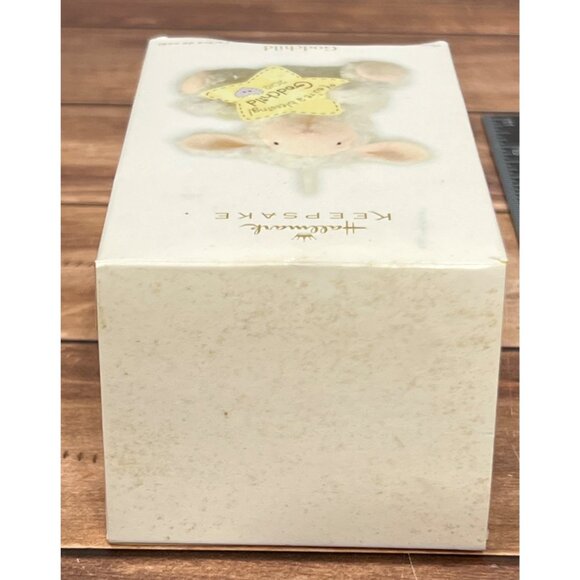 2012 HALLMARK KEEPSAKE ORNAMENT QXG4664 GODCHILD LAMB BY BECKY HOTTEL - Picture 4 of 4